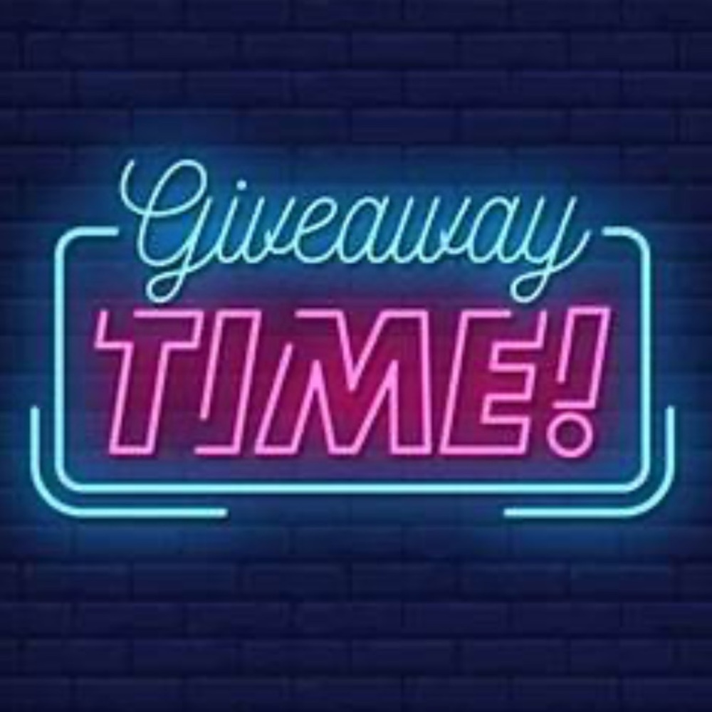 ⭐️ GIVEAWAY!! FOLLOW CLOSET & IG—> @ashleygutlux